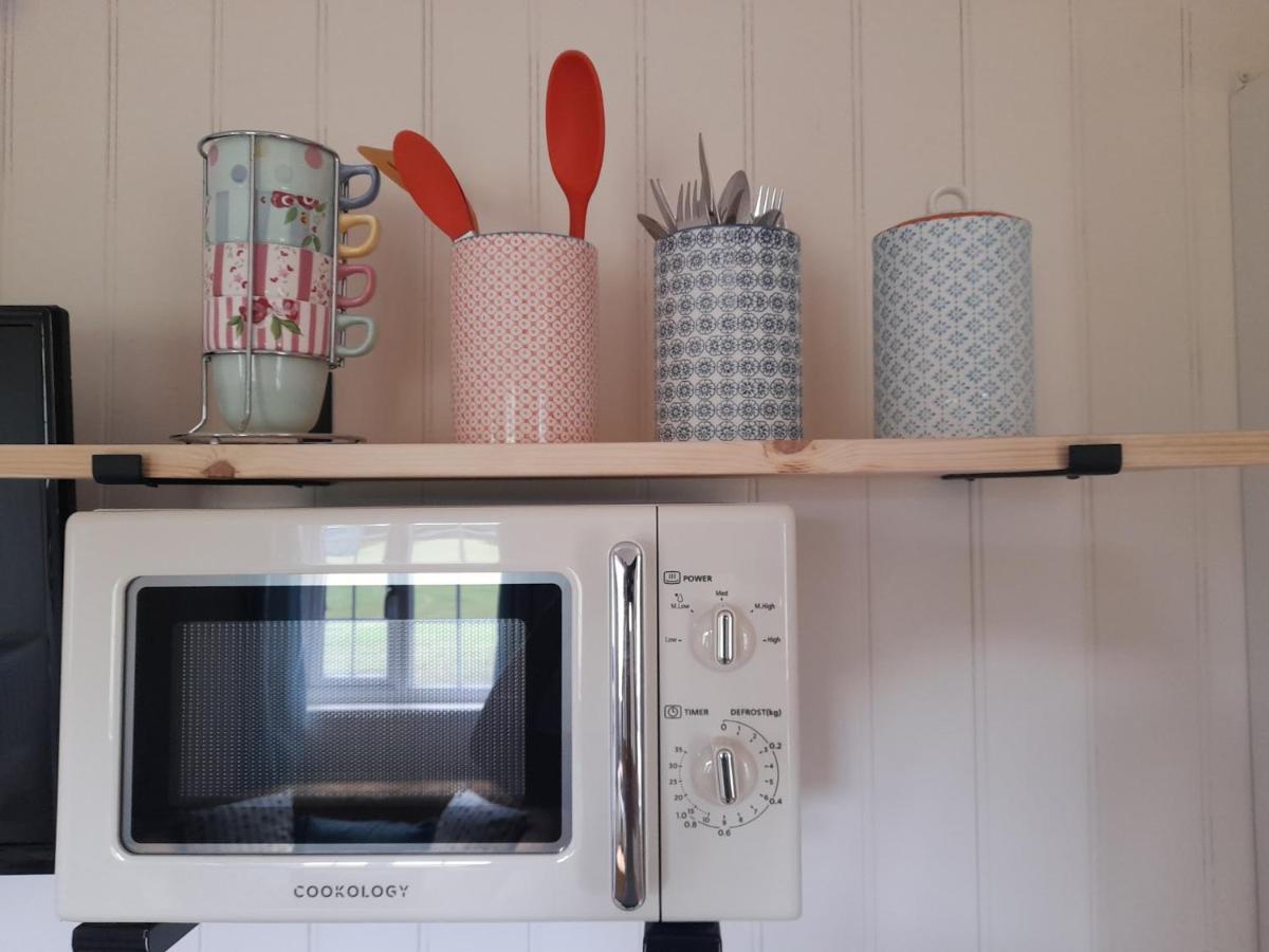Dinky'S Den Lägenhet Coverack Exteriör bild