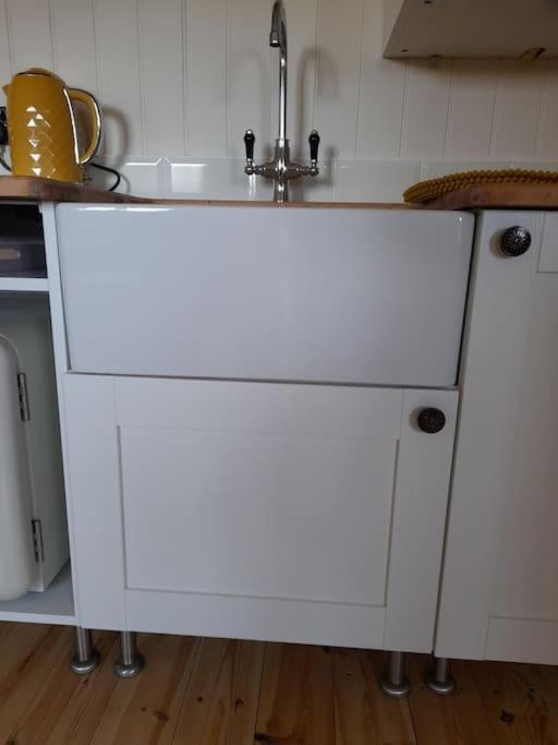 Dinky'S Den Lägenhet Coverack Exteriör bild