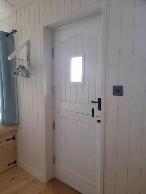 Dinky'S Den Lägenhet Coverack Exteriör bild