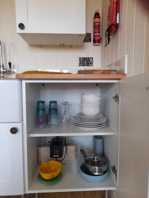Dinky'S Den Lägenhet Coverack Exteriör bild