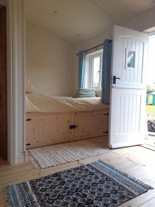 Dinky'S Den Lägenhet Coverack Exteriör bild